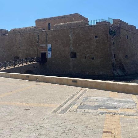 Beachside Apartment In Kato Paphos Lighthouse 81 Exterior photo