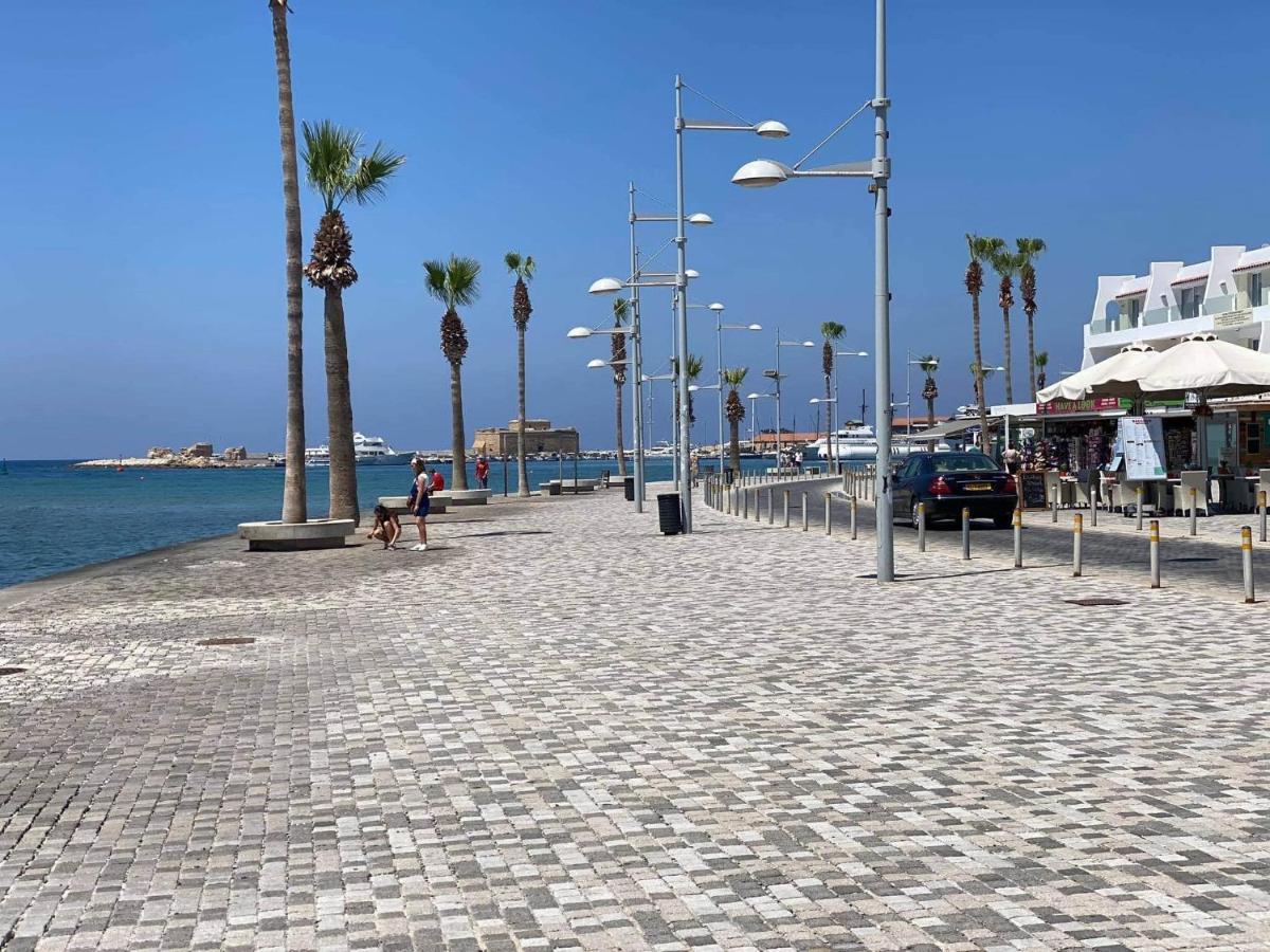 Beachside Apartment In Kato Paphos Lighthouse 81 Exterior photo