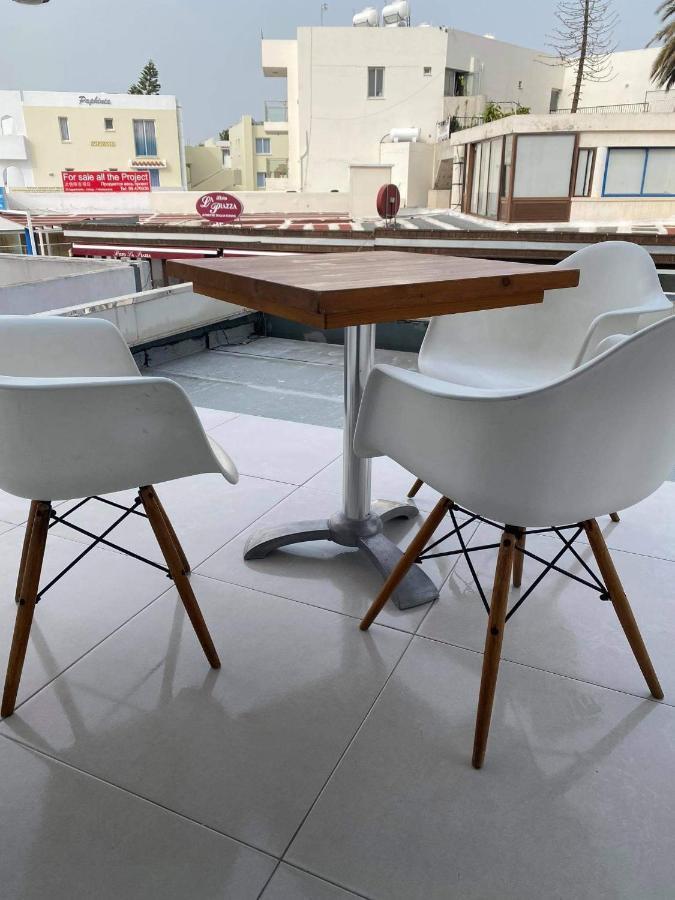 Beachside Apartment In Kato Paphos Lighthouse 81 Exterior photo